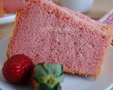 Foto langkah ke 8 dari resep Strawberry Chiffon Cake.