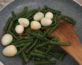 Foto langkah ke 2 dari resep Gulai kacang panjang telur puyuh.