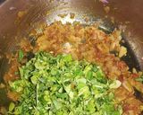 A picture of step 3 of Lasooni Methi Paneer.