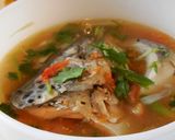 Foto langkah ke 5 dari resep SUP KEPALA IKAN SALMON.