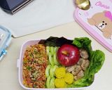 รูปขั้นตอนการทำที่ 5 ของ Lunchbox ผัดกิมจิง่ายๆ ระหว่างดูซีรี่ย์พักเที่ยง🤣💖👫👀