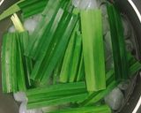 Hình bước làm 3 của món Hột Đát Rim Lá Dứa
