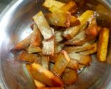 A picture of step 2 of Fried Yam Finger Chips.