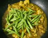 รูปขั้นตอนการทำที่ 5 ของ ผัดเผ็ดไก่ถั่วฝักยาว