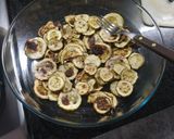 Foto del paso 1 de la receta: Tortilla de zuchinis rellena de jamón y queso al horno