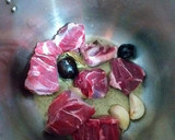 Foto del paso 2 de la receta: Jarrete deshuesado con hongos en salsa de limón negro y baharat