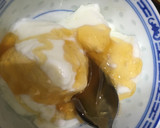 Foto del paso 1 de la receta: Yogur con miel, dátiles y almendras
