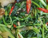 Foto langkah ke 6 dari resep Tumis Bayam Favorit.