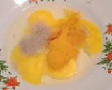 Foto langkah ke 2 dari resep Telur dadar kelapa tebal.