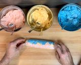 Foto del passaggio 13 della ricetta Cupcake Unicorno al Cioccolato ripieni di Nutella  e decorati con Crema al Burro Meringata