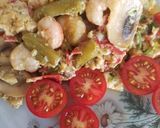 Foto del paso 4 de la receta Champiñones revueltos con gambas y espárragos verdes