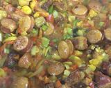 Foto del paso 3 de la receta: Arroz con salchichas y cúrcuma