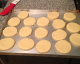 Foto del paso 11 de la receta: Tapa para alfajores de maicena ! (caseras y ricas)