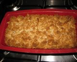 Kókuszos erdei gyümölcsös morzsasüti recept fázis 8 fotója