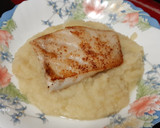 Foto del paso 6 de la receta: Mero a la plancha con puré de coliflor y puerro