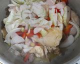Foto del paso 2 de la receta: Pollo, verduras crudas y cocidas (cambalache de sabor)