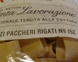 A picture of step 1 of Mezzi paccheri con arogosta al nero di seppia.
