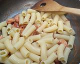 Foto del paso 3 de la receta: Pasta con marisco y Albariño