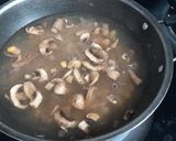 A picture of step 3 of Mushroom corn garlic soup.