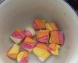 A picture of step 2 of Jello mallow shake.