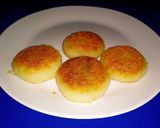 A picture of step 5 of Veg Frittata With Peas Stuffed Potato Patties.