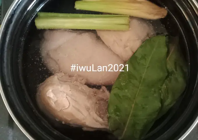 Langkah-langkah untuk membuat Resep Pindang Ayam Rumahan