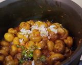 A picture of step 4 of Garlic Mushrooms as Starter.