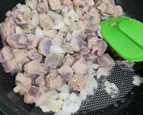 Foto langkah ke 2 dari resep Tumis hati sapi kentang.