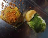 A picture of step 8 of Vada Pav /aloo chop burger.