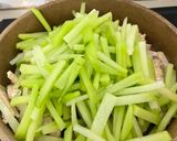 Foto langkah ke 2 dari resep Tumis Labu Siam Tempe.