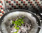Foto langkah ke 2 dari resep Kepala Cumi Item Cabe Rawit.