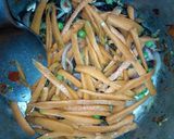 A picture of step 4 of Shredded beef and veggies sauce.