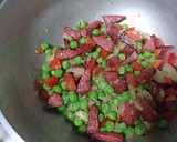 Foto del paso 2 de la receta: Arroz con salami