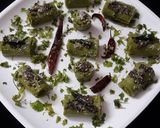 A picture of step 4 of Mint palak khandvi.