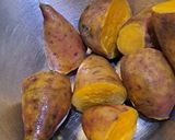 Foto langkah ke 1 dari resep 422. Kolak Biji Salak Ubi Kuning.