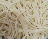 Gambar langkah 5 resipi Spaghetti Goreng.