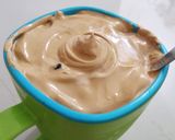 Foto langkah ke 3 dari resep Dalgona Coffee.