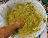Foto del paso 2 de la receta: Guacamole súper súper fácil👌