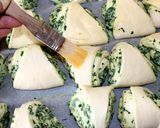 Mángoldos-krémsajtos háromszög recept fázis 10 fotója