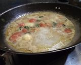 Foto langkah ke 6 dari resep Soto telor spesial.