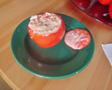 Foto del paso 4 de la receta: Tomates rellenos. ¡Muy sabrosos!