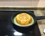 Foto del paso 4 de la receta: Tortilla de patata en salsa