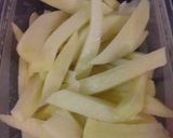 Foto del paso 2 de la receta Raya al vino blanco y patatas aromatizadas al ajo y perejil