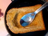 ขนมปังหน้าไข่ egg toast