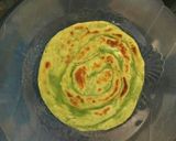 Foto langkah ke 5 dari resep Roti Canai pandan topping suka suka.