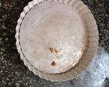 A picture of step 2 of Mango flower tart.