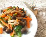 Foto langkah ke 5 dari resep Tumis Jamur Shimeji.