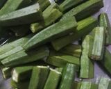 A picture of step 1 of Sweet N Sour Stir Fry Bhindi.