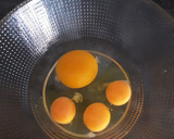 Foto del paso 5 de la receta: ☆Tortilla de patatas con puerro y espinacas