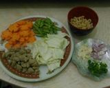 Foto langkah ke 1 dari resep Sop Makaroni Baso.